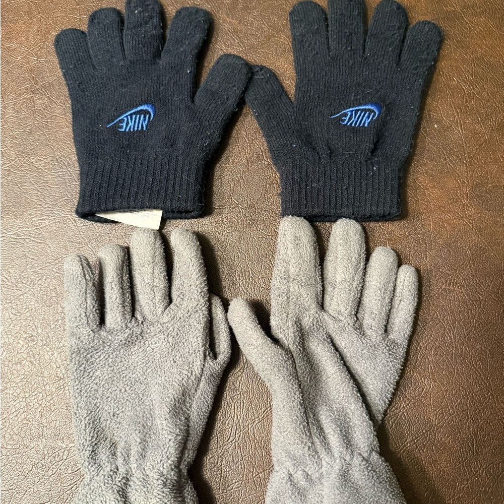 Nike Black and Gray Wearable Gloves youth